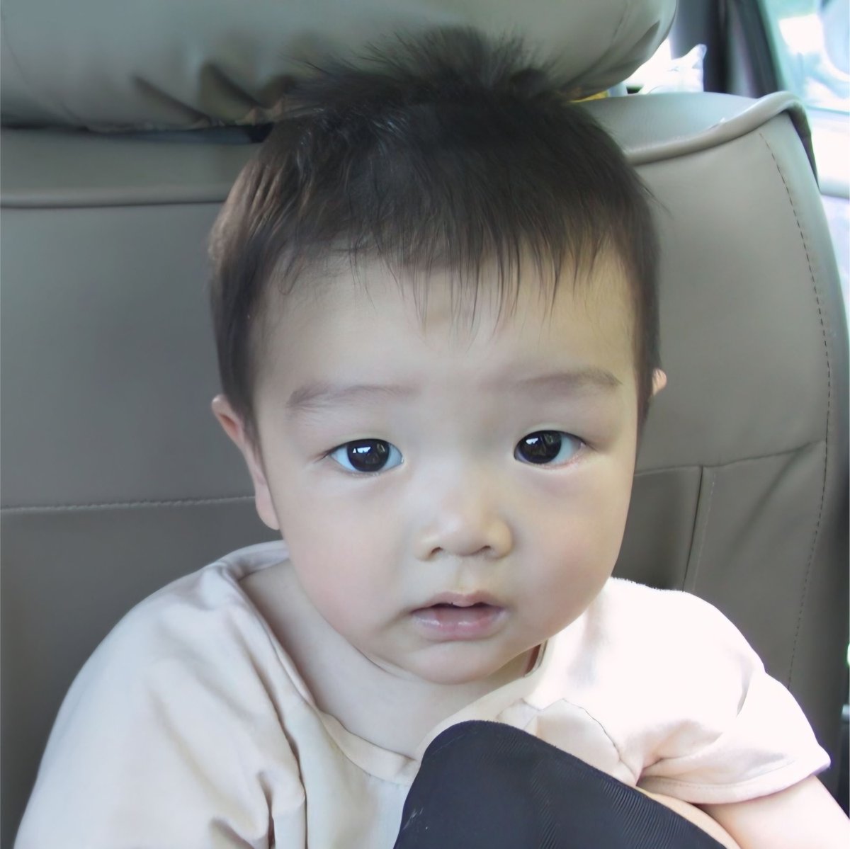 _apgujeongboy's tweet photo. หน้าเหมือนกันเยยยยยยอ่ะ https://t.co/jfgUVKgn7u