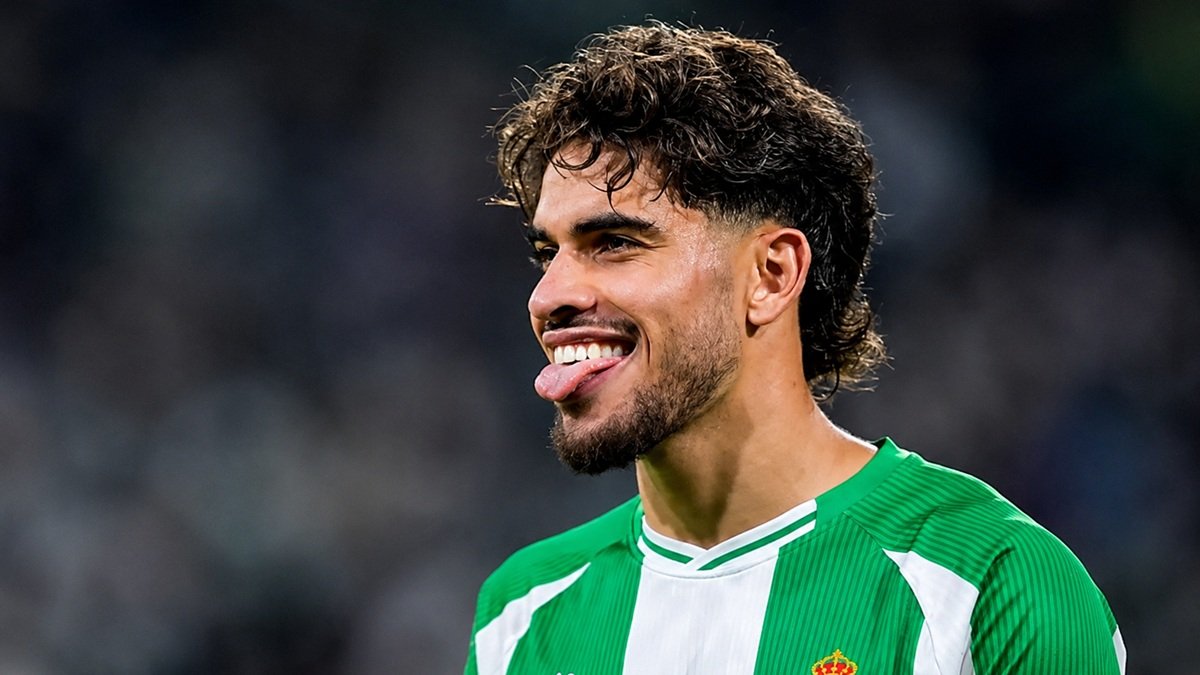 g_iallorossi's tweet photo. ❌ L’AGENTE DI ABDE CHIUDE ALLA ROMA 

Alejandro Camano allontana Ezzalzouli dalla #ASRoma: “Non c’è mai stato nulla con i giallorossi, rimane al Betis”. L'obiettivo principale di D'Amico per la sinistra è un altro. #CalciomercatoRoma🟨🟥

➡️https://t.co/uGqzPFCD4O https://t.co/UdeiRR61x0