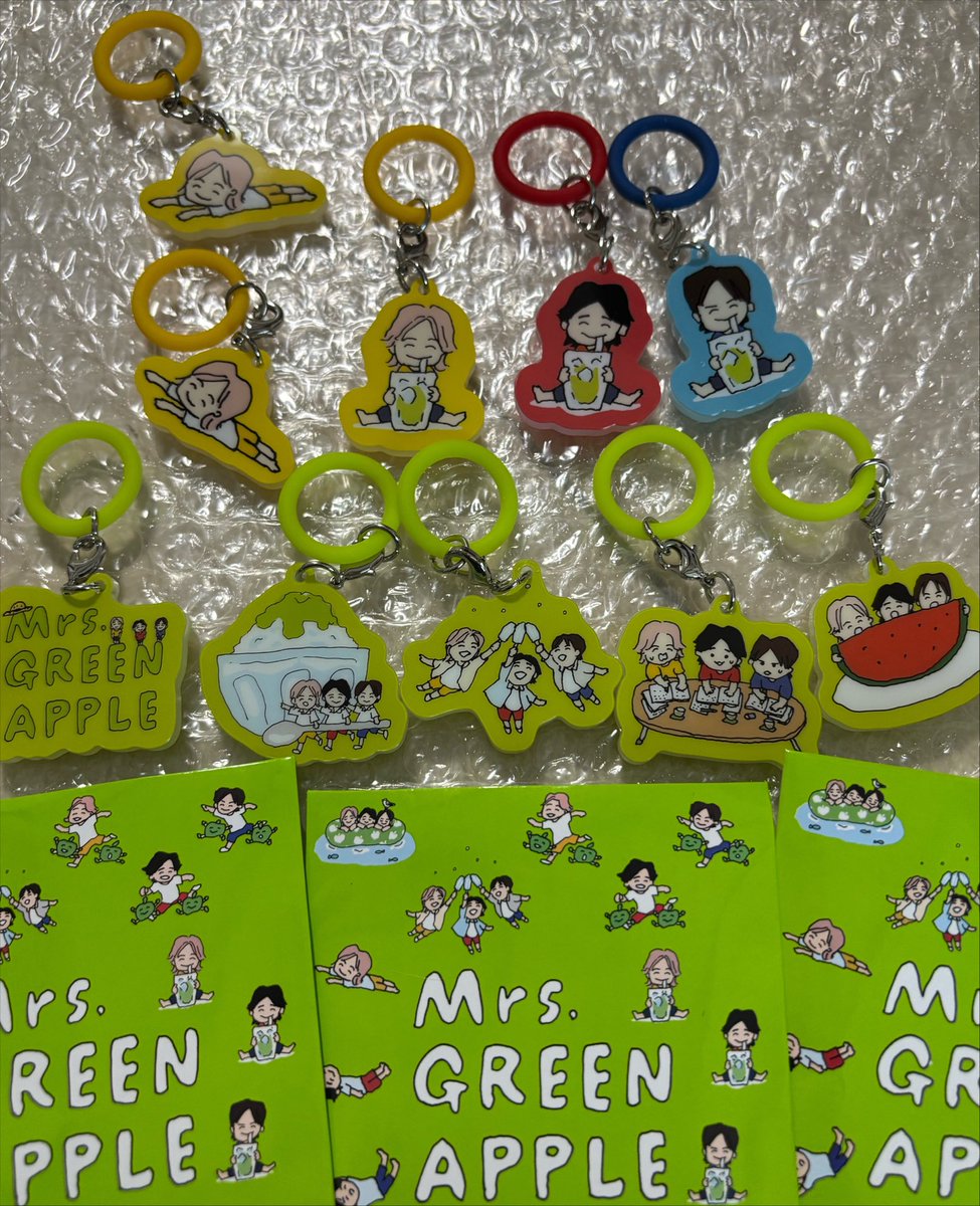 moco_mga's tweet photo. 届いたーーー！！！🍏
めじるしチャームかわいい🫶🏻
りょうちゃんかぶってるから
交換できそうな方ぜひ！💛 https://t.co/ZkItq6zgL8