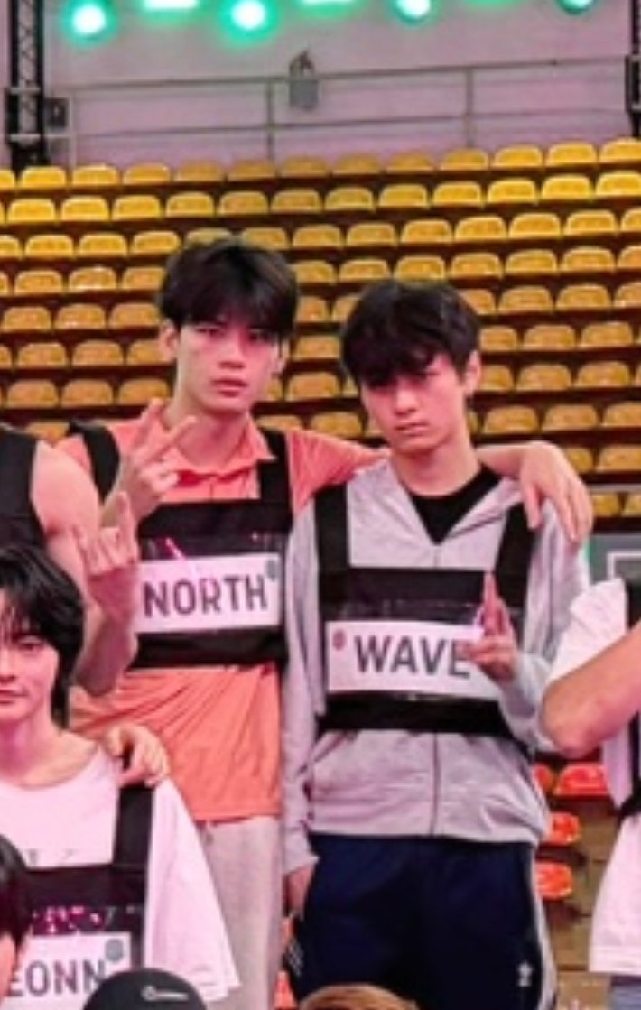 lnwhmu's tweet photo. ตื่นเวฟตื่น ถ่ายรูปก่อน 555555555555555555555555

 #waavetnp https://t.co/Uo3FkqARGL