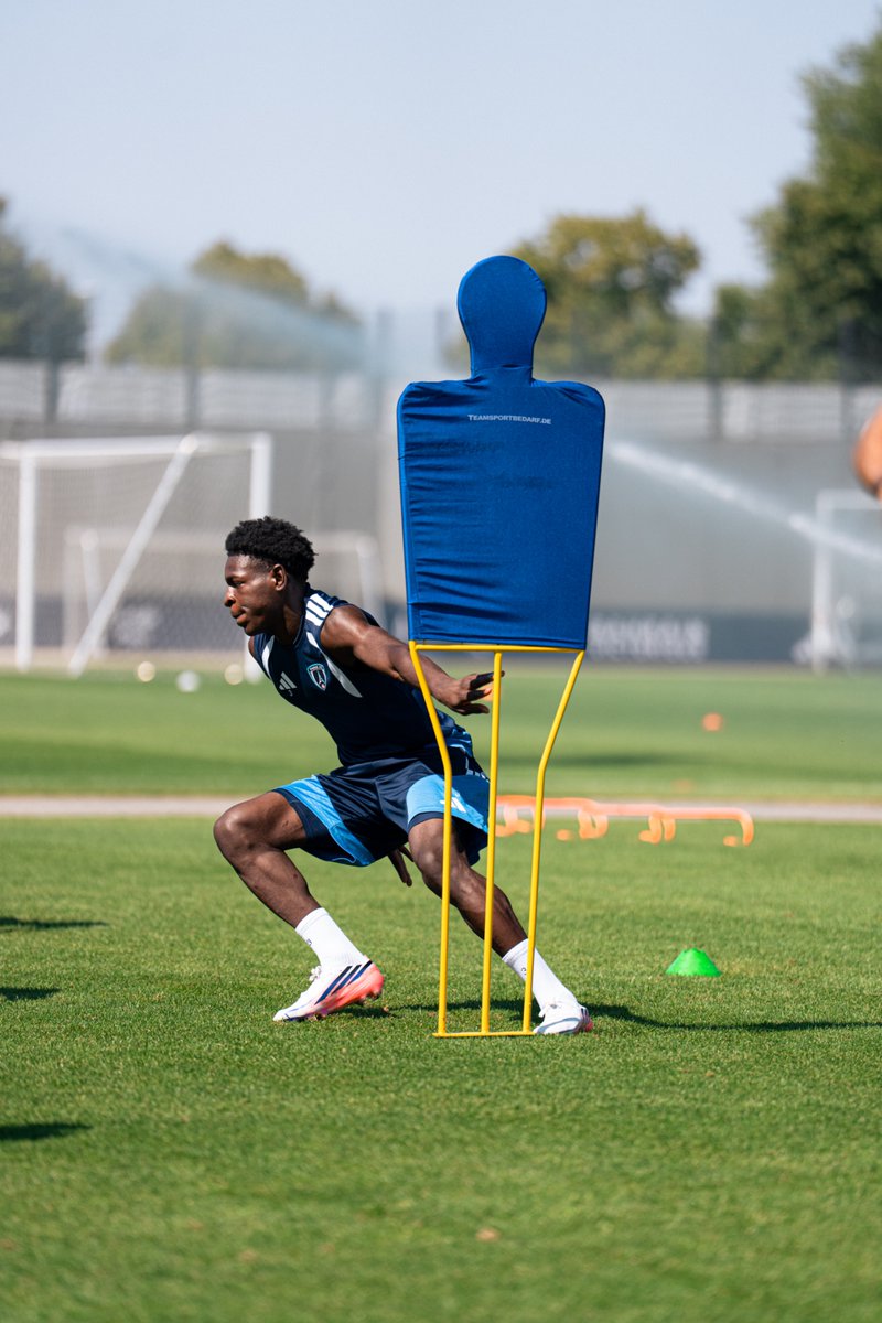 ParisFC's tweet photo. 𝐁𝐨𝐧𝐣𝐨𝐮𝐫 ! ☀️🥵

Veille de match face à @VfB et pas moins de 34° ce vendredi à Herzogenaurach, au adidas campus. https://t.co/ltG64YWYGD
