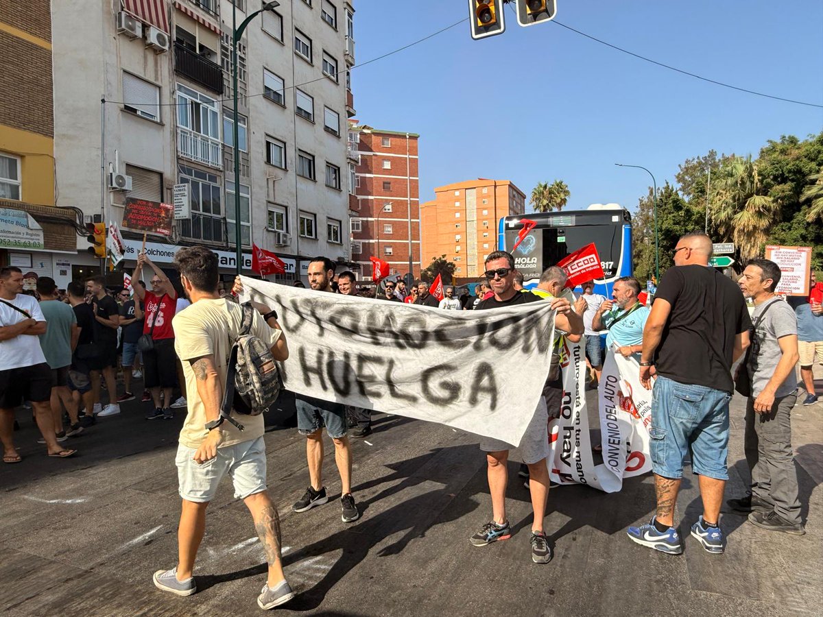 ccoomalaga's tweet photo. Ayer arrancó la huelga #automoción con un masivo 80% de seguimiento en los grandes concesionarios. Las plantillas se plantan por un futuro digno.

¡Ni un paso atrás! 🤜🤛

🔗 Más información en https://t.co/iZXjU1WVCQ

@federacion_ccoo
#CCOOMálaga #DerechosLaborales https://t.co/dGe9mVFqbF