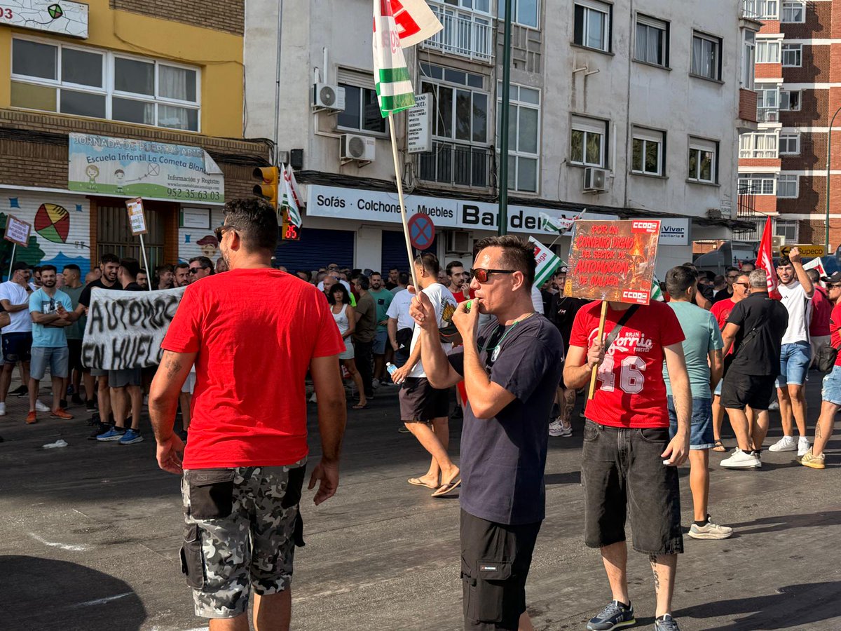 ccoomalaga's tweet photo. Ayer arrancó la huelga #automoción con un masivo 80% de seguimiento en los grandes concesionarios. Las plantillas se plantan por un futuro digno.

¡Ni un paso atrás! 🤜🤛

🔗 Más información en https://t.co/iZXjU1WVCQ

@federacion_ccoo
#CCOOMálaga #DerechosLaborales https://t.co/dGe9mVFqbF