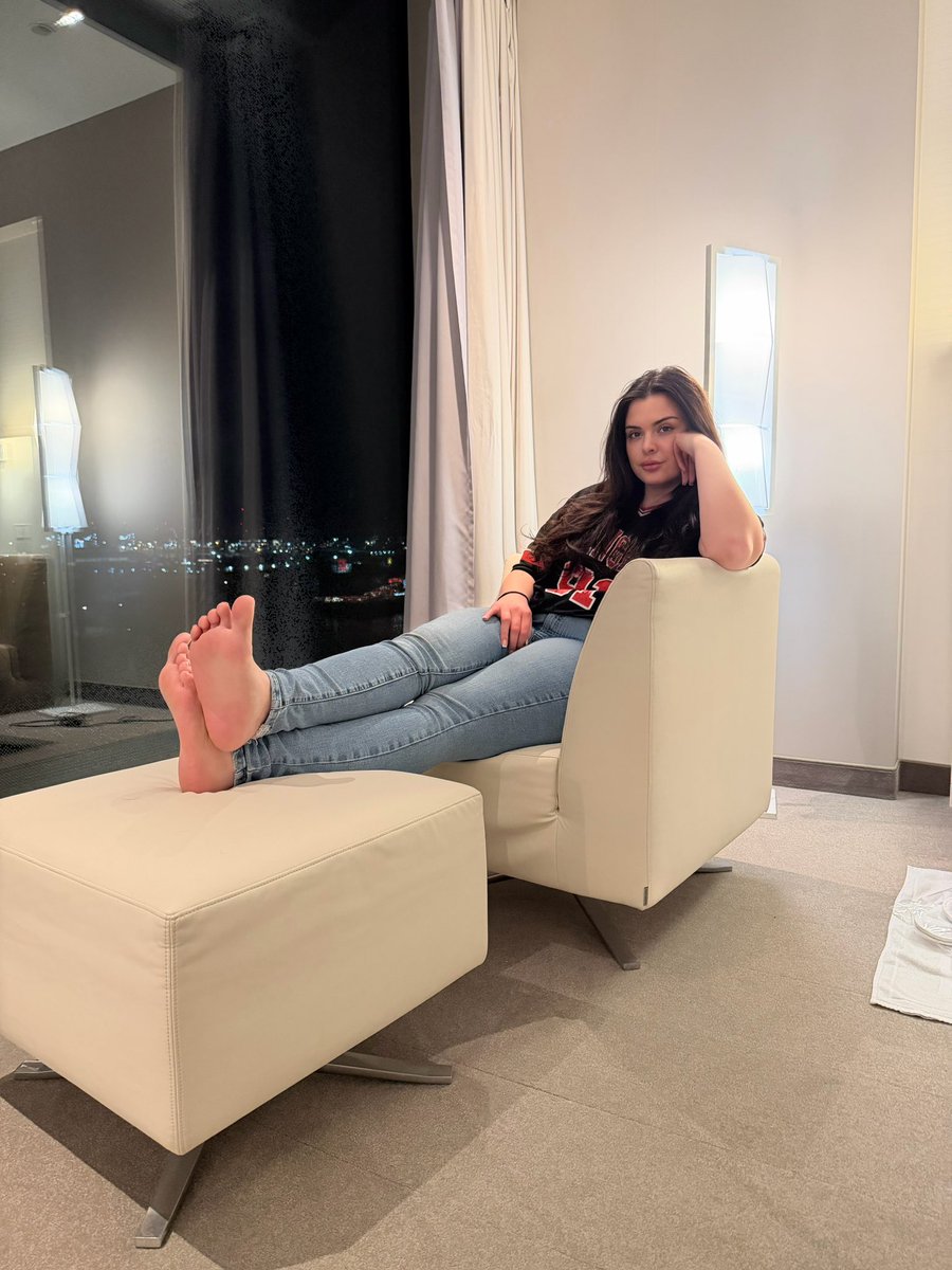 Goddess Lea tweet media