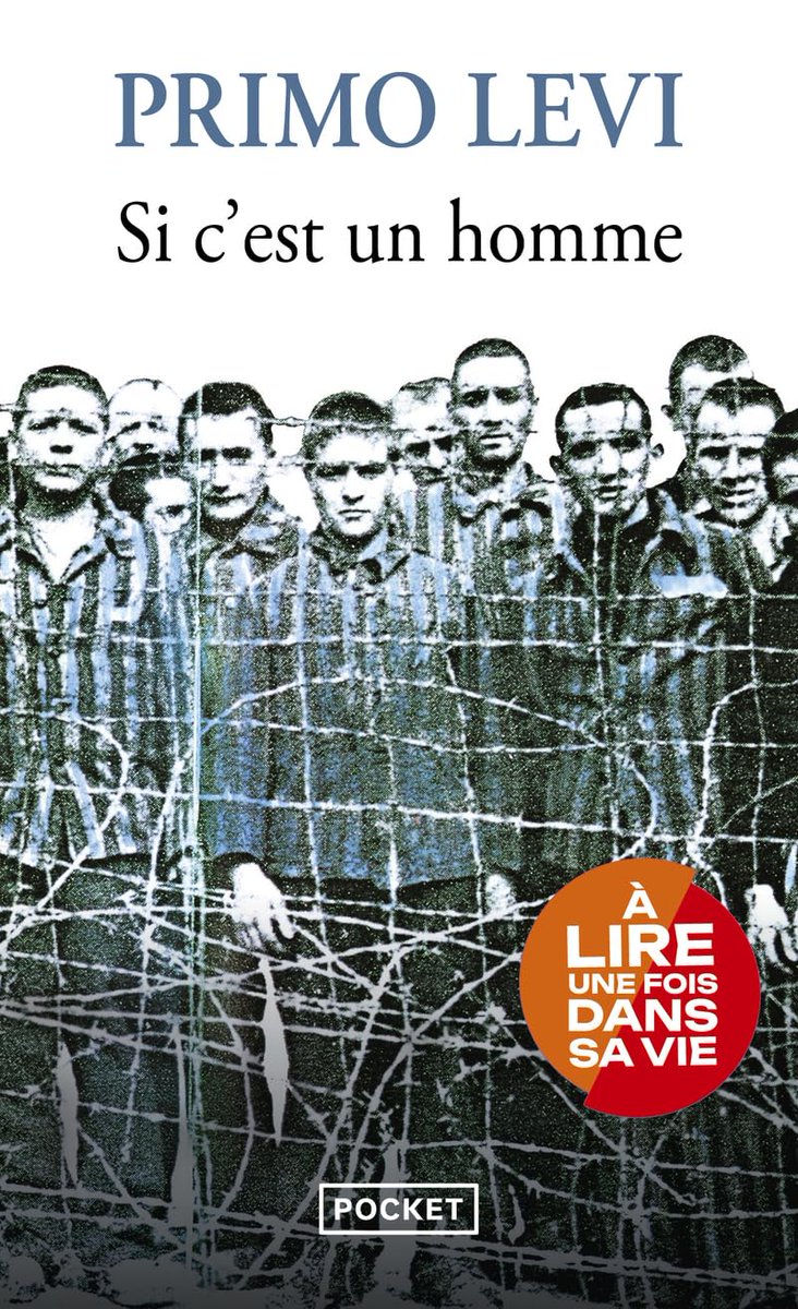 Paanteon's tweet photo. #lerecitdujour
"Nous ne reviendrons pas. Personne ne sortira d'ici, qui pourrait porter au monde, avec le signe imprimé dans sa chair, la sinistre nouvelle de ce que l'homme, à Auschwitz, a pu faire d'un autre homme."

Si c’est un homme (1947)

Ce terrible récit de l’écrivain italien, Primo Levi, né le 31 juillet 1919, raconte son expérience de détenu au camp d’Auschwitz, de février 1944 à la libération du camp en janvier 1945.

Comme Dante descendant dans les neuf cercles de l'enfer, l'auteur raconte sa plongée dans l'horreur du camp d'extermination et la déshumanisation des êtres tentant de survivre face aux nazis.
#culture #vivezinspirés