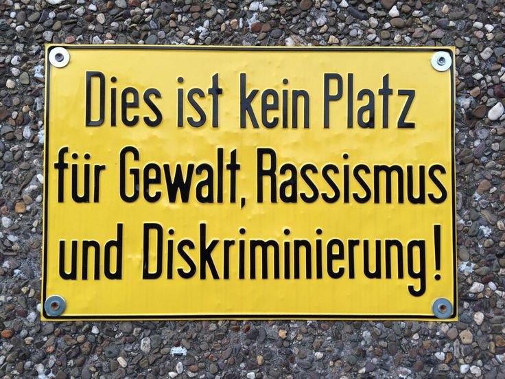 bach3466's tweet photo. @BrennpunktUA Das sind immer noch Menschen und keine Horden, uns steht es frei überall hin zu reisen, andere haben nur eine Chance und die nehmen sie halt war. https://t.co/RIZ62YaoXk