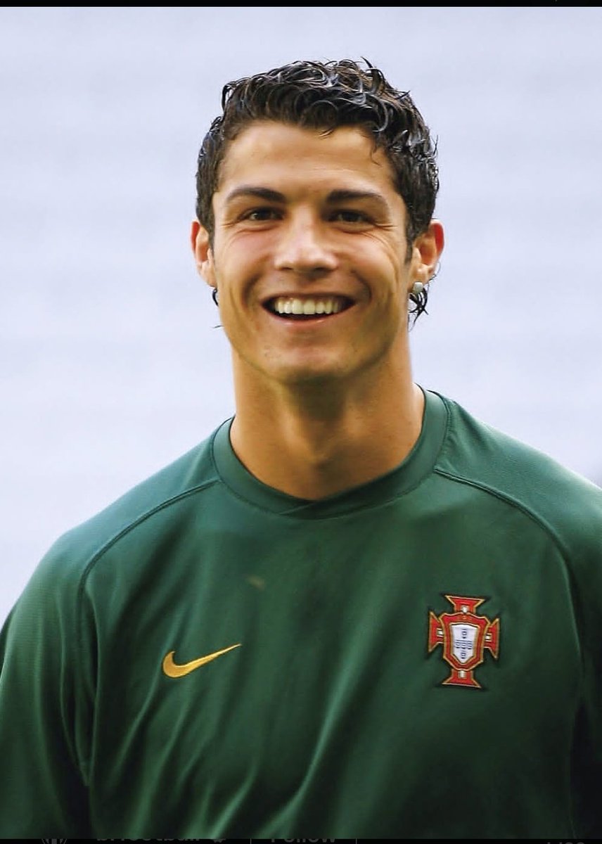 WizzyOno's tweet photo. Good morning Ronaldo fans❤️ https://t.co/I8JDgZ3hzq