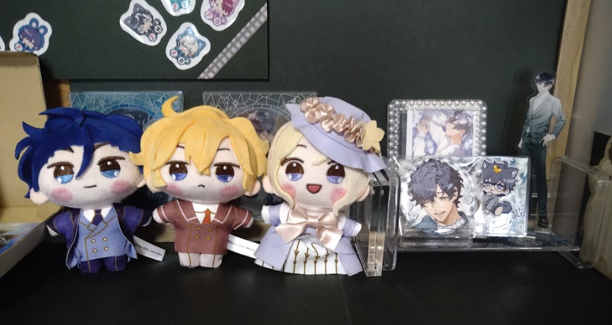 NUsamaru's tweet photo. いやしかし、このぬい、3人揃った可愛さが想像をはるかに超えてくる可愛さで、思わず作業机に飾ってしまったよね(/ω＼)💕
ますます意味もなく作業部屋に入り浸ってしまうｗ

ということで、これからしばらく交換作業はぬい達に見守られながらになりそうです(●´ω｀●) https://t.co/UwYVYWorGH