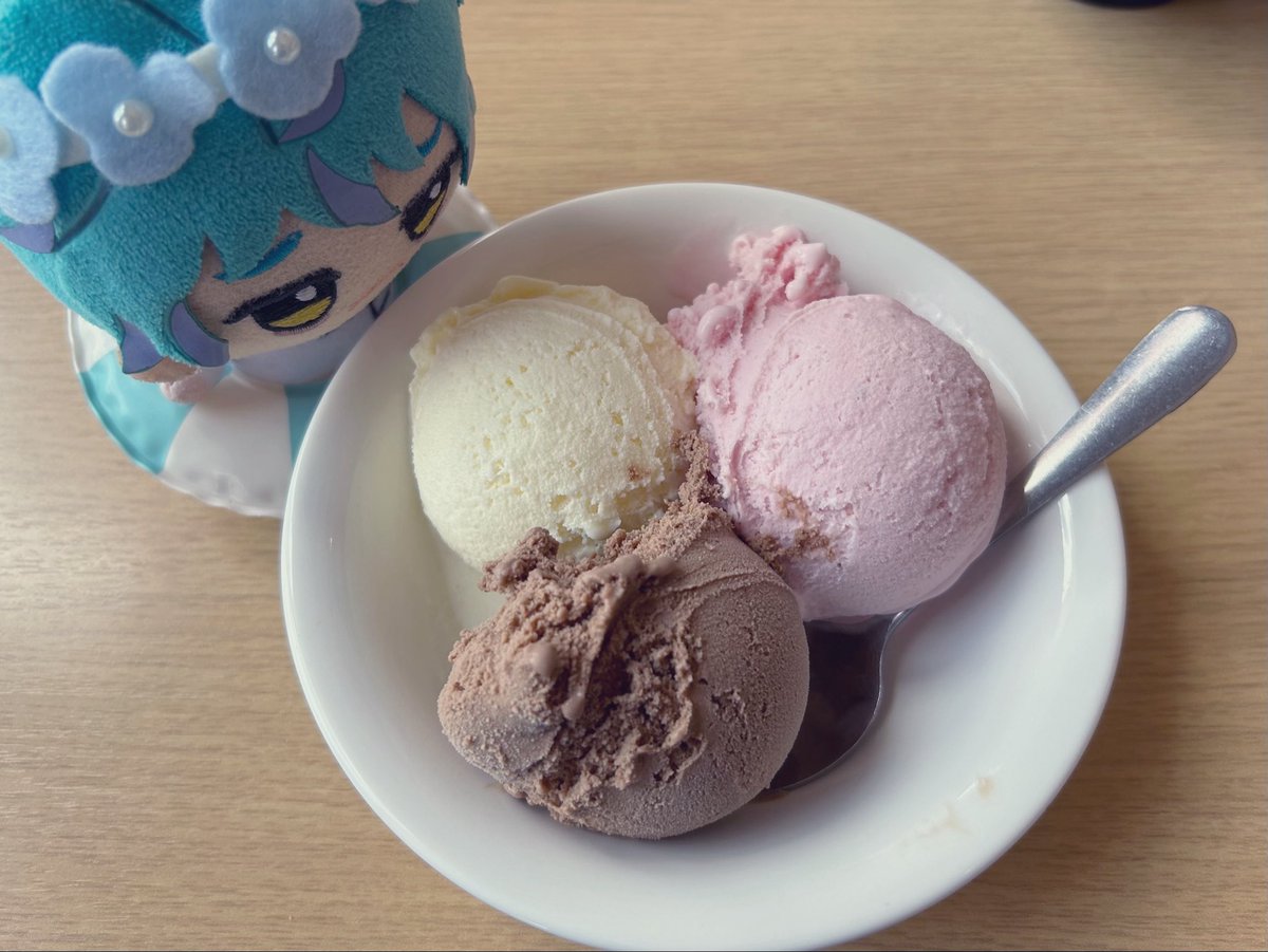 tokumei_53_'s tweet photo. 🍨 https://t.co/rq69Zxn46V
