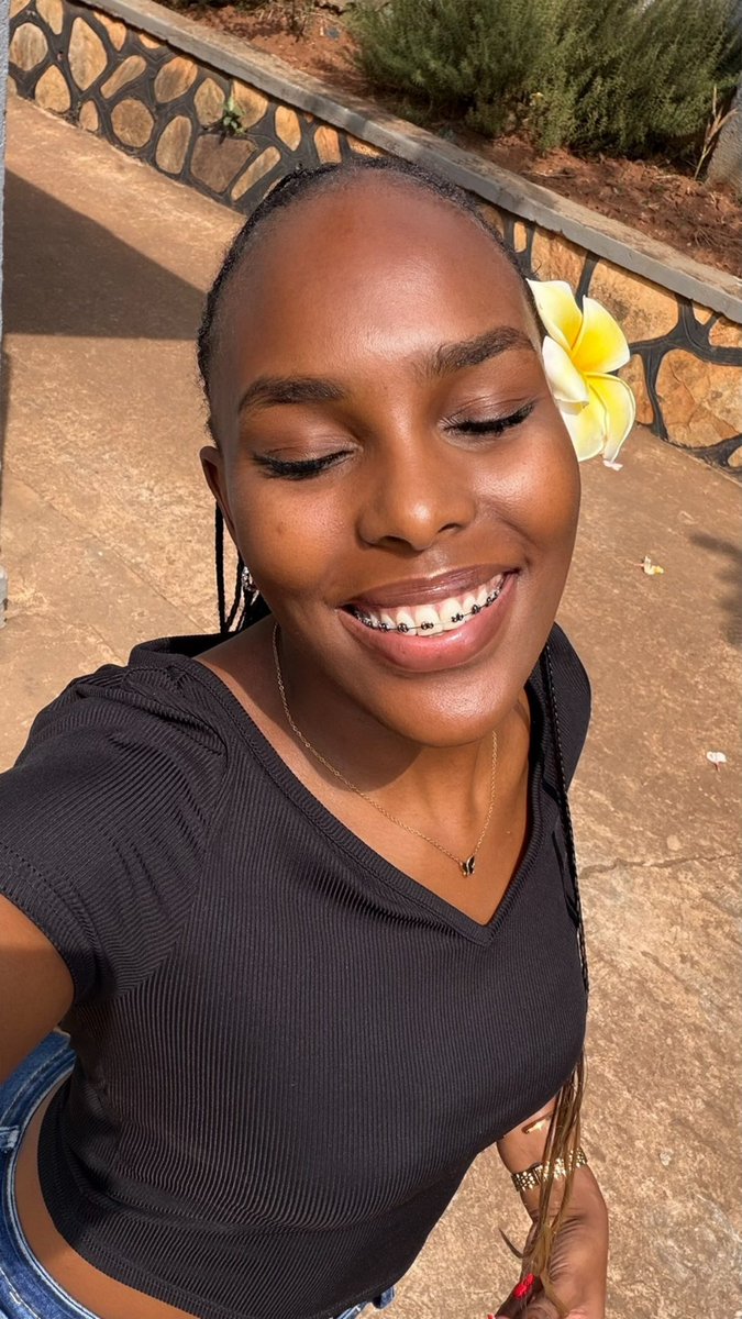 Lord_Mutuzo's tweet photo. Updated Selfie Collection. 🌼 https://t.co/xDWItVK0Tz