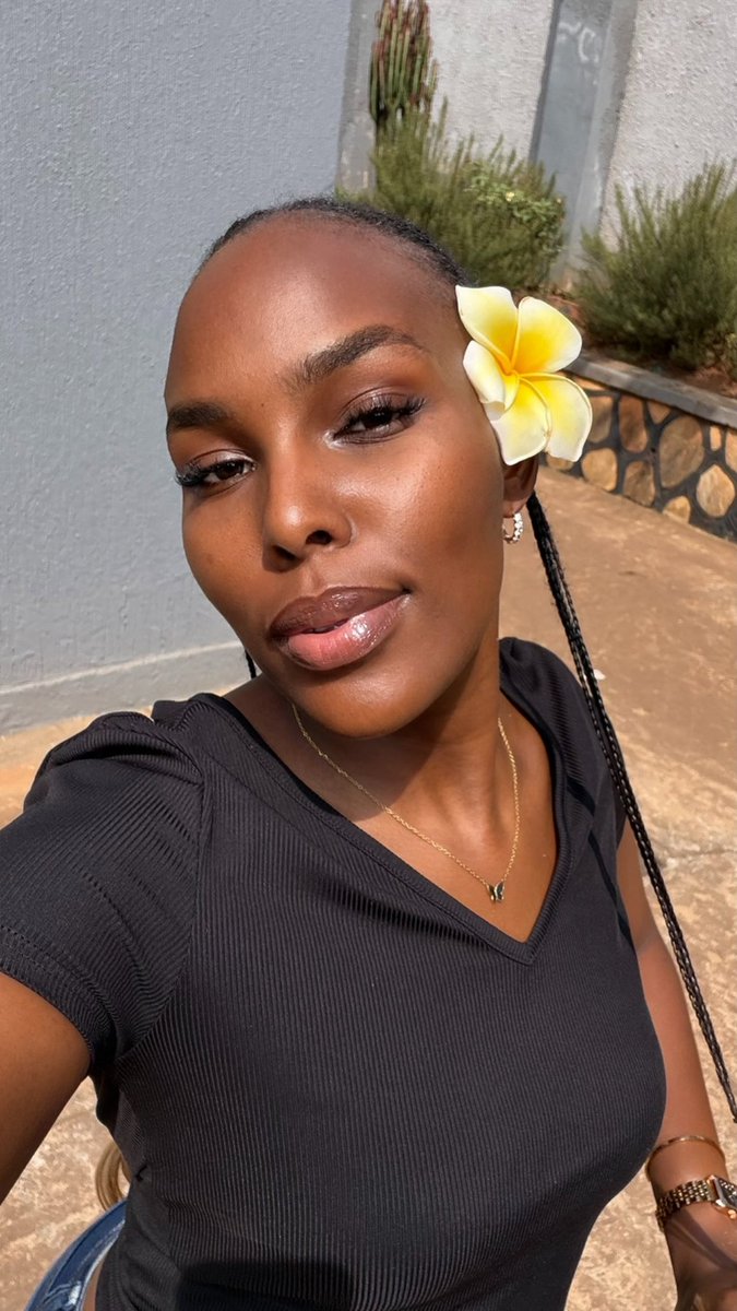 Lord_Mutuzo's tweet photo. Updated Selfie Collection. 🌼 https://t.co/xDWItVK0Tz