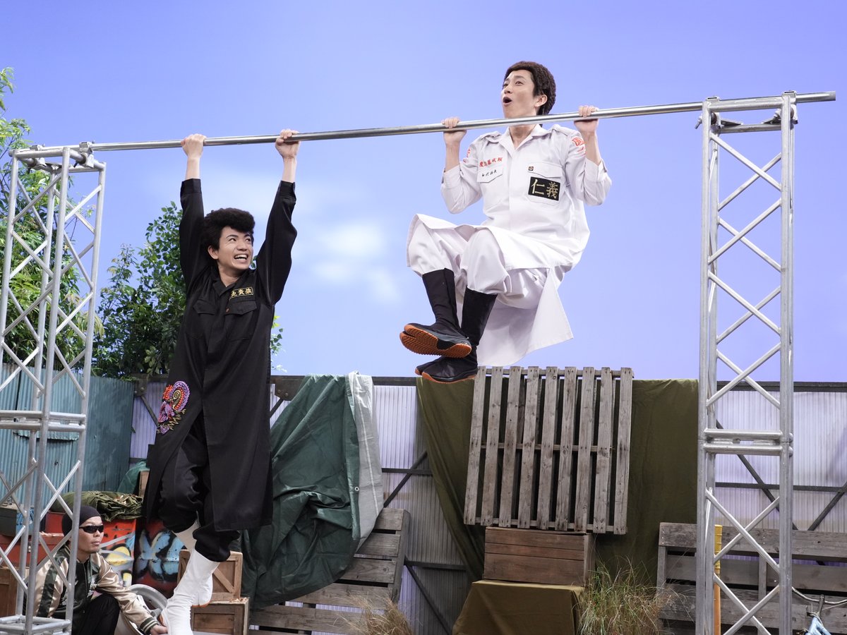 PrimeVideo_JP's tweet photo. ／  
『ワロタ！SEASON2』Ep1＆2 場面写真公開 📸
＼

💪🏻トオルとマサヤが再登場
🏍️特攻服×懸垂しりとり
🍺豪華ゲストとの本格コント
🏀初のドキュメントコントに挑戦

ぜひ何度でもワロタ！ワロタ！🤣 
Ep1＆2独占配信中💎 https://t.co/u6pfsUGTka