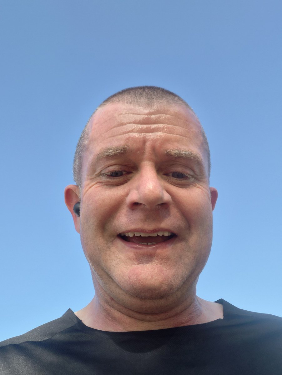 aldub1976's tweet photo. Good Morning Twitter friends from a sunny but breezy Dublin town
Day 2088 and 5KMS done and Happy Holiday Friday #runwithal #runhappy #runstreak
Have a great day and stay safe π https://t.co/tknysnrvo0