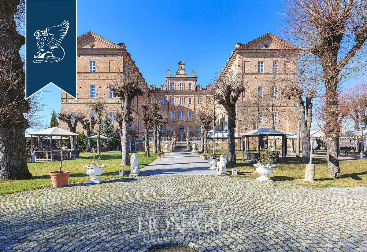 castlecoldotcom's tweet photo. Medieval Castle With Wellness Center
Price on application · Marentino, Italy
11th-century origins · 20 suites · 3,000 m² spa
#castlecollector #castlesforsale #Piedmont https://t.co/USZU9llYAs