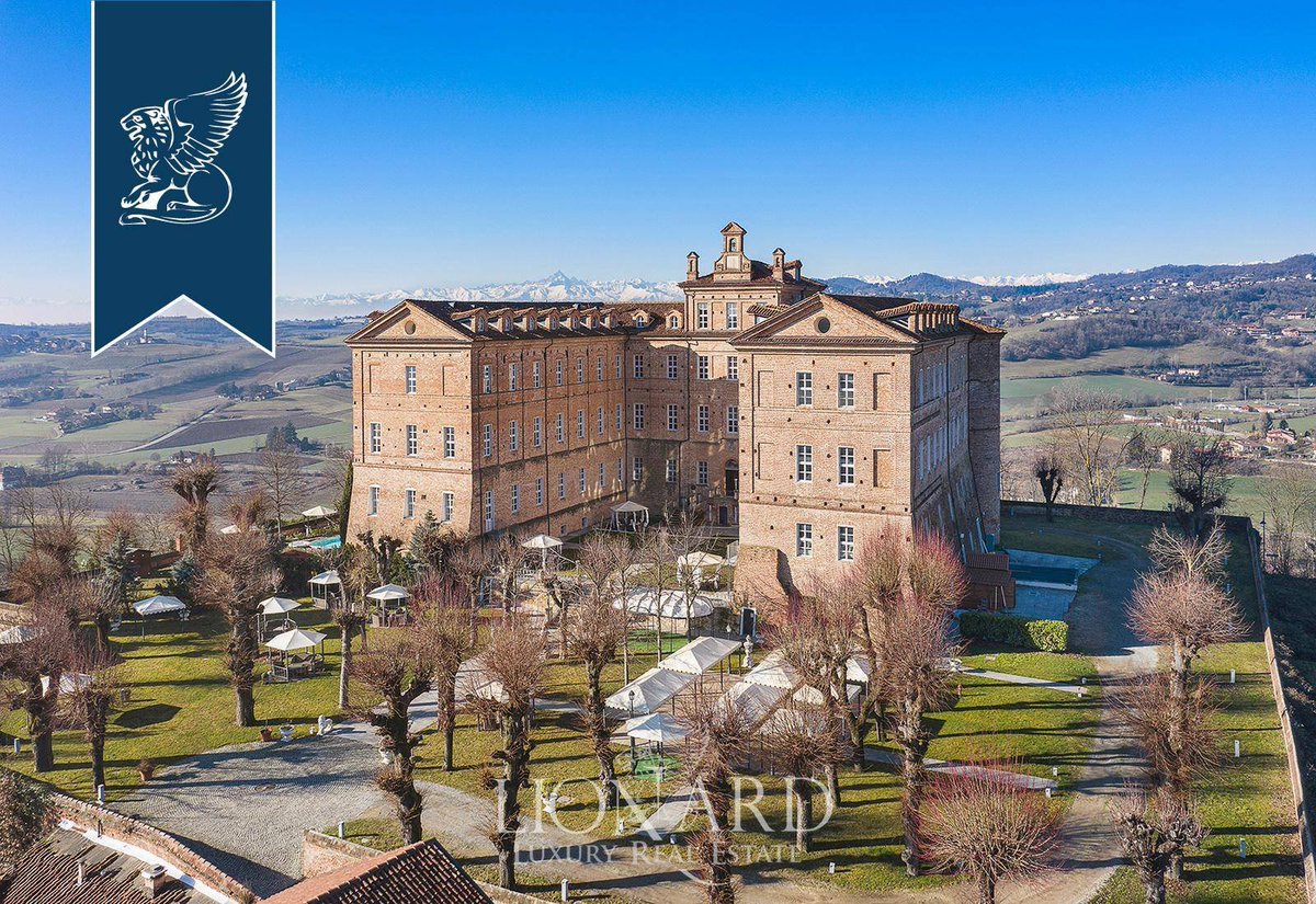 castlecoldotcom's tweet photo. Medieval Castle With Wellness Center
Price on application · Marentino, Italy
11th-century origins · 20 suites · 3,000 m² spa
#castlecollector #castlesforsale #Piedmont https://t.co/USZU9llYAs