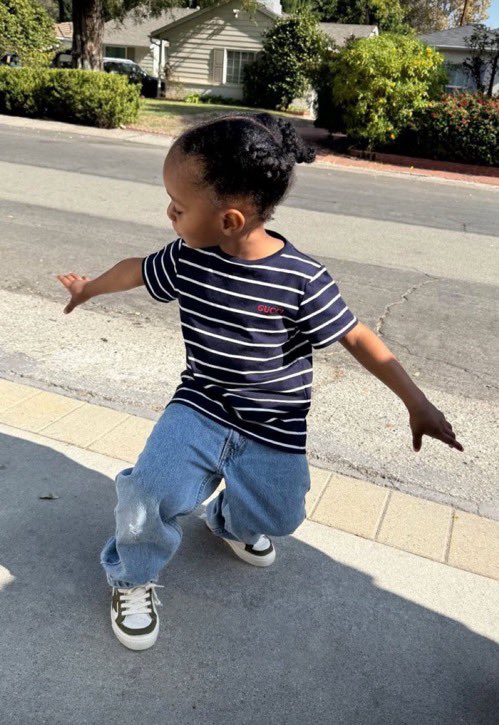 blackebony28's tweet photo. Happy Birthday to our sweet Aj ! 💙

A little piece of Ayodeji and Jada wrapped into one amazing little boy. Wishing you the happiest birthday ever ! 🎉🎂🥰 https://t.co/gWJS9ePLrh
