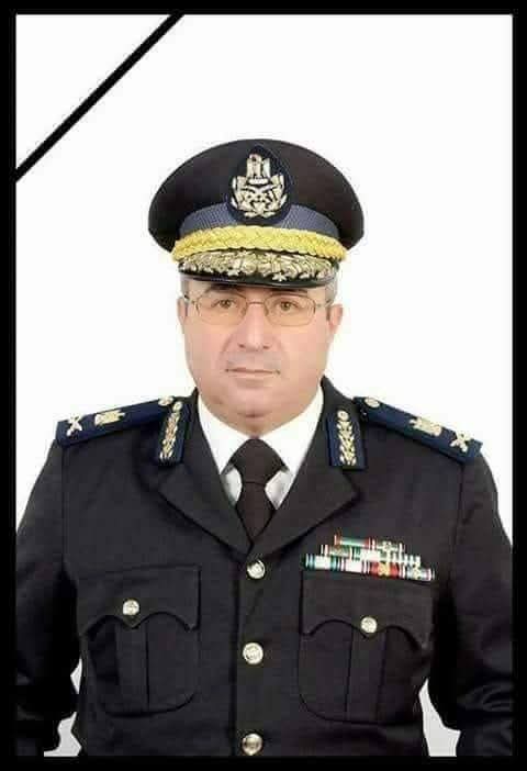 moh_oxygen's tweet photo. اللواء محمد عباس حمزة البطران.. تم اغتياله فجر 29 يناير 2011 بعد رفضه  فتح السجون لتهريب المساجين وإطلاقهم في الشوارع.
نحن لا ننسي شرفاء الوطن https://t.co/yc2jvm9ugS