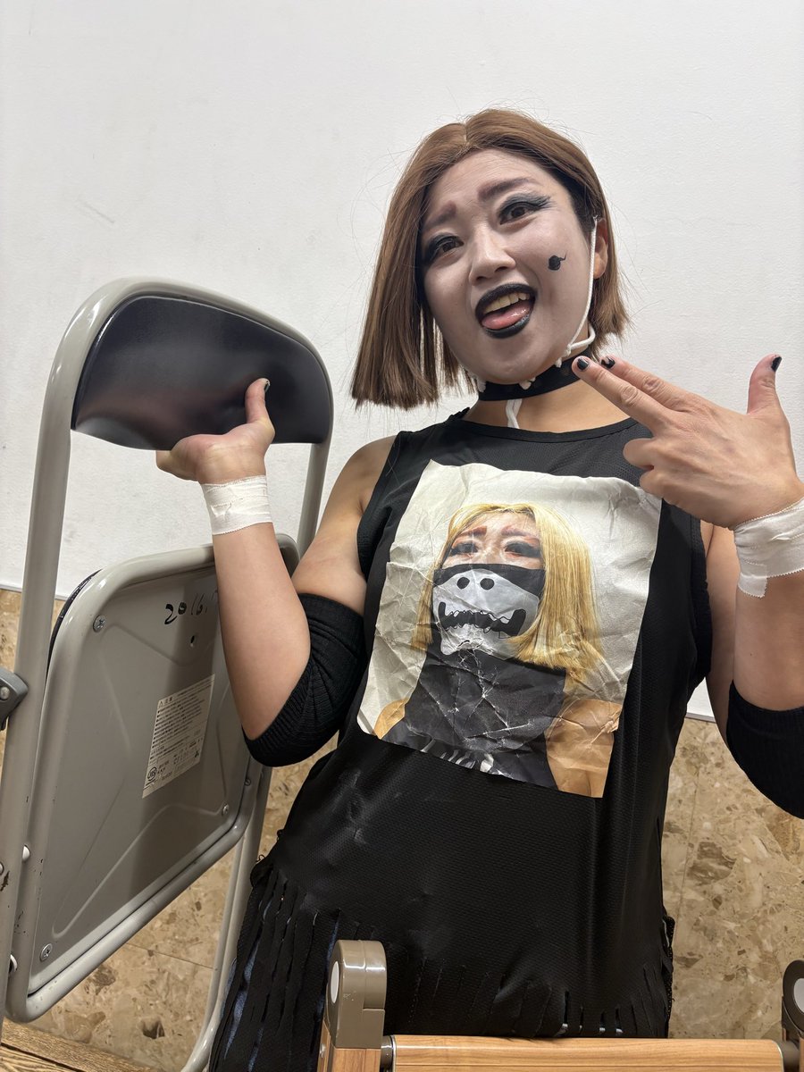 sakurahirota's tweet photo. これこれ！このTシャツのイメージだったのよ！！ https://t.co/LdMgV9rqgY