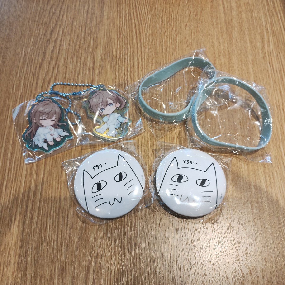Vl_HzV's tweet photo. 【交換】
にじさんじ 叶 2ndLIVE 孤独 solitude カプセルトイ

譲
画像のもの

求
ピンズ

1対複数での交換も可能です https://t.co/j3ARRcF3qr