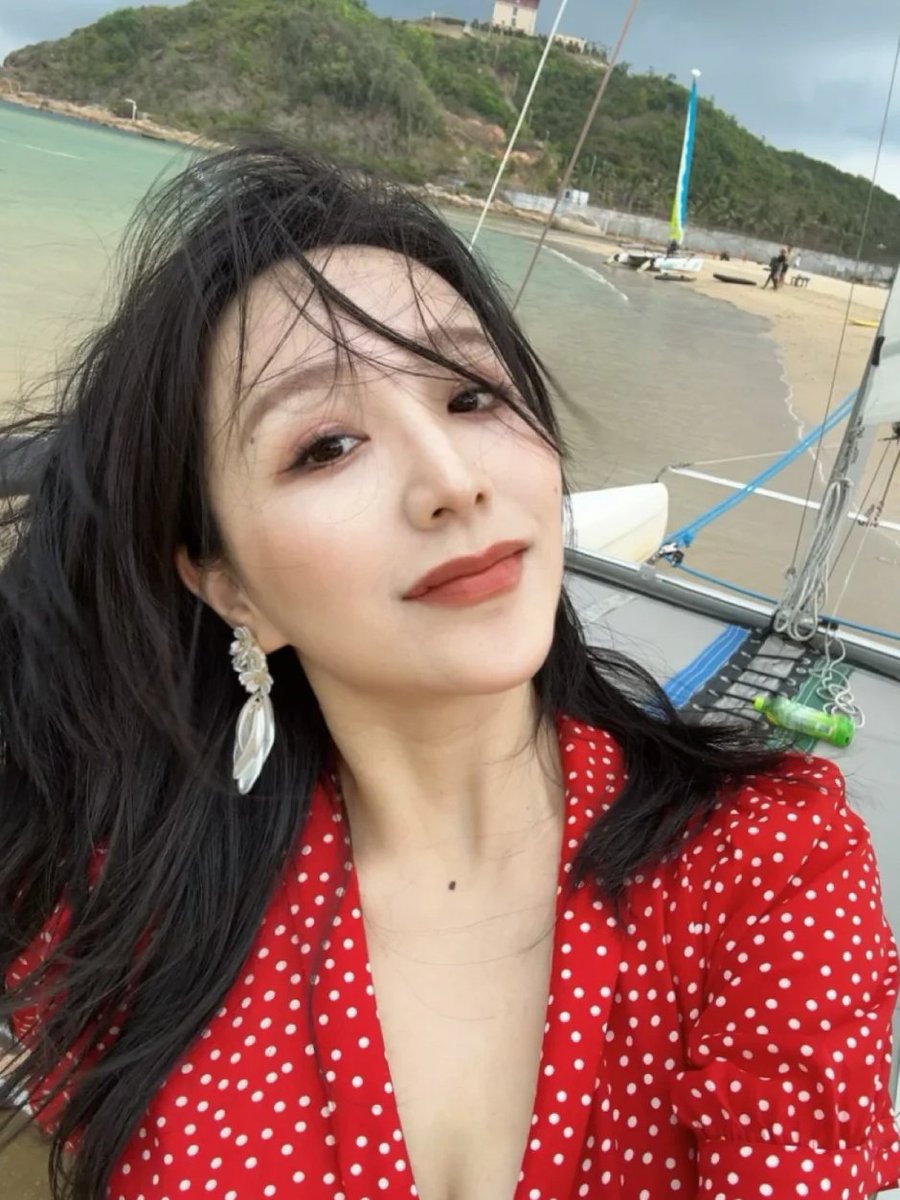 KristyChan77868's tweet photo. 海风不会偏爱谁，但我希望有人会。 https://t.co/FUqyEv68wv