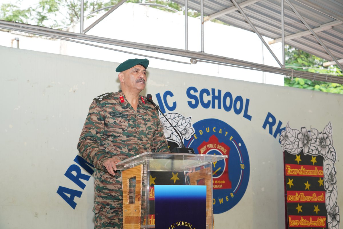 APSRKPURAM's tweet photo. 🎉 Celebrating Excellence! ✨
Army Public School, RK Puram proudly felicitated the CBSE Class X and XII.
The students were honoured with cash prizes, certificates, and trophies by the Chairman of the School and Commandant, AOC Centre, Brigadier Shailendra Singh. https://t.co/ycjUXpFSfd