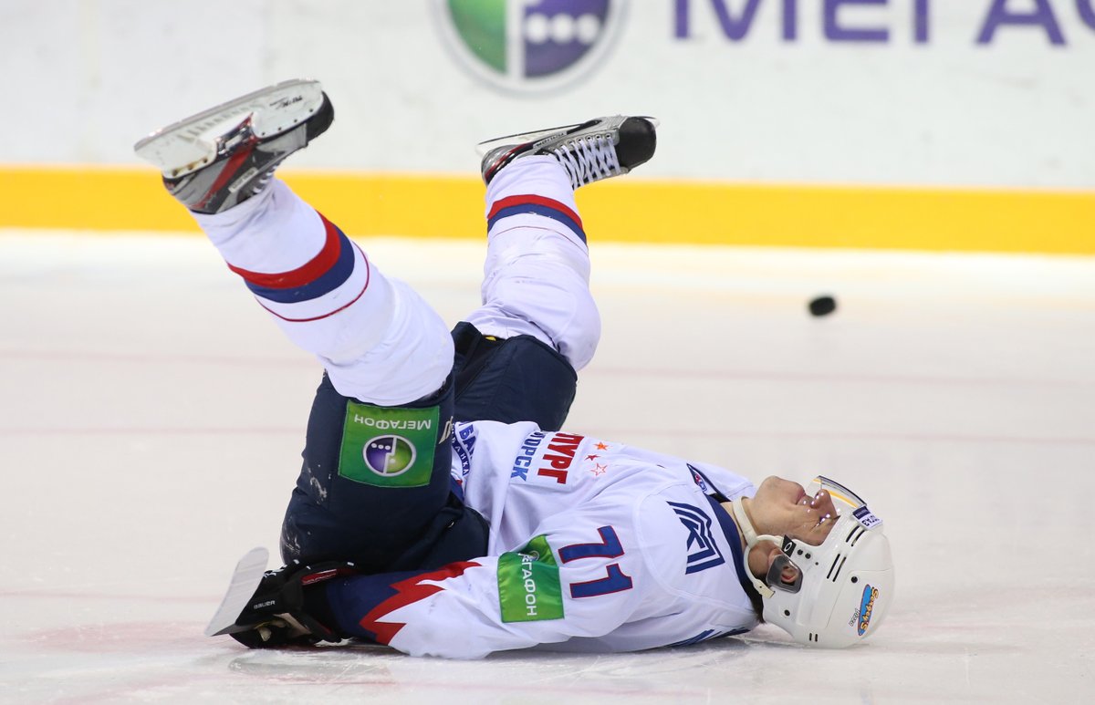 khl_eng's tweet photo. Go Geno, it's your birthday. https://t.co/jyrZjSN3sQ