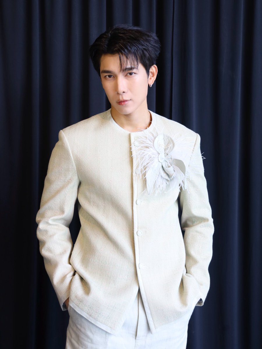 SolSkipperCo's tweet photo. A classy day with Mew 🥰

@MSuppasit
#MewSuppasit
#SENSEOFTHAI2026xMewSunny
#SENSEOFTHAI2026
#EMDISTRICT https://t.co/7but0FwDJr