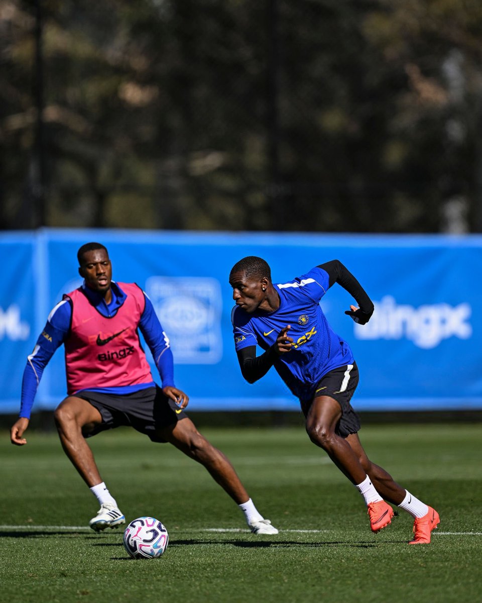Mohxmmad's tweet photo. Nicolas Jackson #CFC https://t.co/Dz352yPgYA