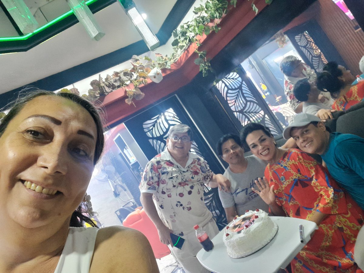 Adrianabascal88's tweet photo. Feliz día victoria montero https://t.co/3S4ssOf9Pw