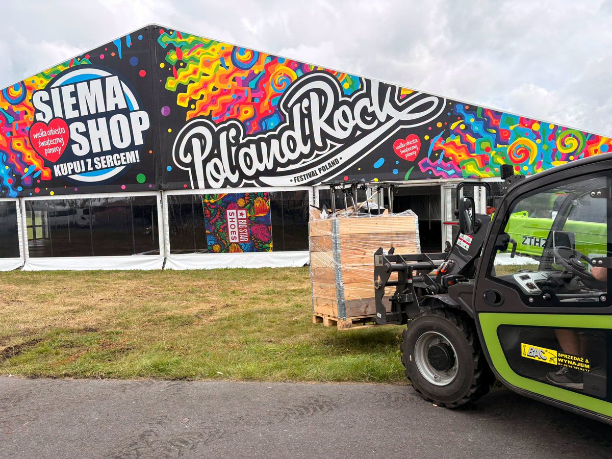 Bac_Polska's tweet photo. 🎸 Pol’and’Rock Festival trwa w najlepsze, a podczas prac organizacyjnych nie mogło zabraknąć maszyn BAC Polska!

Potrzebujesz wynająć lub kupić ładowarkę teleskopową? Skontaktuj się z nami:

📞 +48 957 529 277
📧 info@bacpolska.pl

#BACPolska #Zoomlion #WOŚP #PolAndRock https://t.co/pnC6JZFgtV