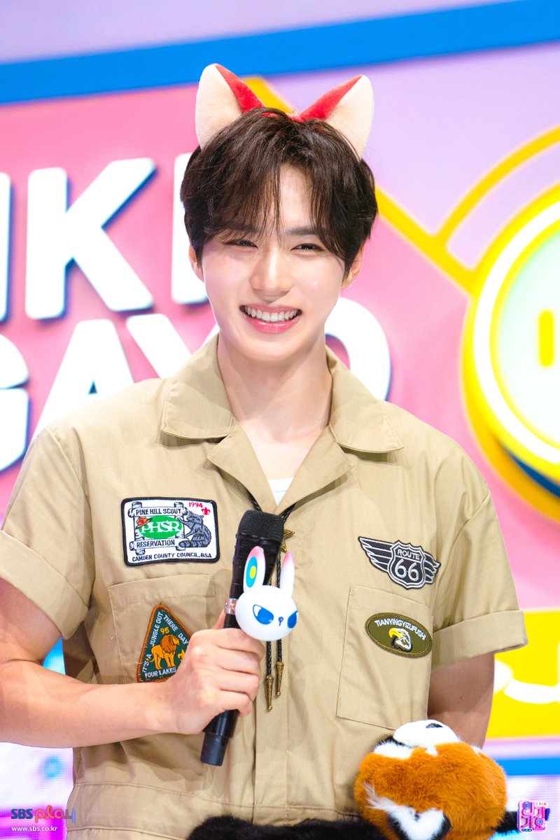 inga_sbs's tweet photo. 📸260726 인기가요 #현장포토

[공고] 인가랜드🎠 캐스트 모집 ㅡ

가족같은 분위기💓에서 일하실 분 구합니다.
평소 깜찍💛하신 분, 퍼레이드🎡 자신있는 분 환영✨

· 팀장 MC :🐰이현
· 신입 MC :🦊준서 🐼상원 

📩 지원 링크
https://t.co/RleTpSIkF2 

#인기가요 #Inkigayo #이현 #준서 #상원 https://t.co/MX3b8rLwho
