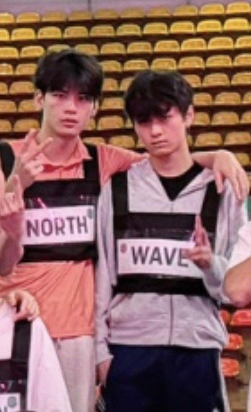 yPusiwi's tweet photo. นอร์ทเลี้ยงเวฟฟฟ น่ารักมากกก หน้าอย่างกึง จะไม่ให้ตึงได้ไง56666665555555

#JaoNorth #waavetnp https://t.co/rPa4wXROoR
