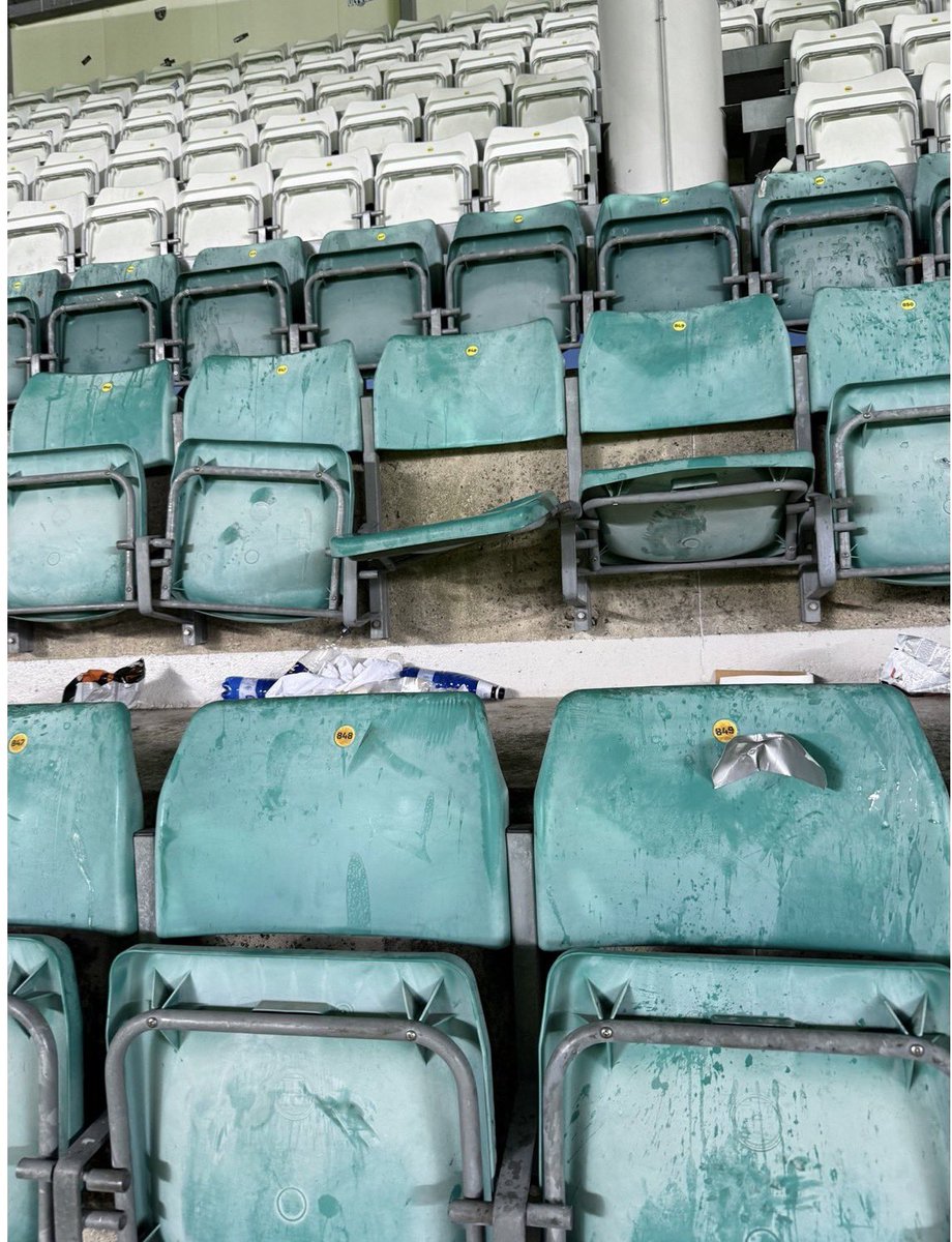 EstonianFBP's tweet photo. 🇸🇪🤢 || Scummy behaviour from the Göteborg fans last night in Estonia 

No need for this type of stuff, we’re sorry we gave you Erik Sorga but it’s time to move on ffs 

📸 : KIUR KAASIK/DELFI MEEDIA, ERAKOGU, EESTI JALGPALLILIIT https://t.co/hCf2qFTALO