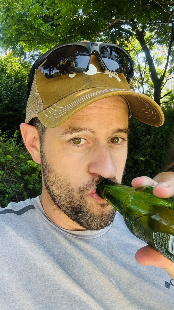 lib_sha's tweet photo. פרס נובל למי שנירמל בירה בימי הולדת בגן 🍺 
#itsfiveoclocksomehere https://t.co/aqet9xtPvR
