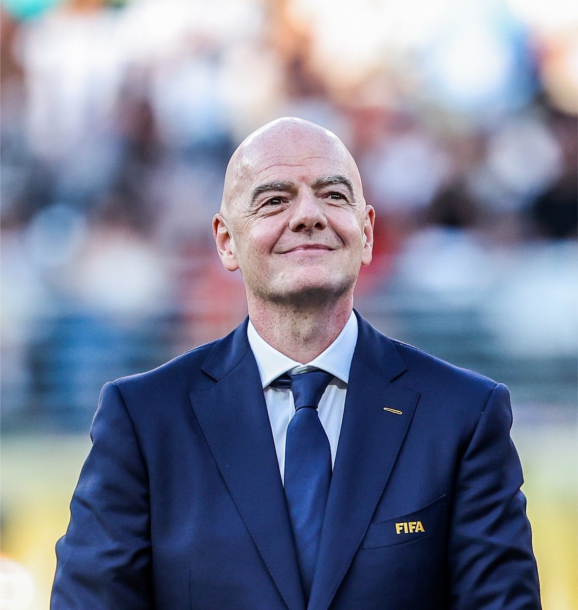 _BeFootball's tweet photo. 🚨 « S’IL VEUT FIJI 🇫🇯 CONTRE CAP-VERT 🇨🇻 À LA COUPE DU MONDE, ALORS QU’IL SE LE FASSE. »

Président d’honneur du Bayern Munich, Uli Hoeness 🇩🇪 prévient Infantino 🇨🇭 : une Coupe du Monde sans Européens n’a aucune valeur ❌:

« Personnellement, je ne pense pas que les Européens réalisent à quel point ils sont en réalité forts. 

UNE COMPÉTITION SANS EUROPÉENS N’A AUCUNE VALEUR. 

Si les Européens sont véritablement unis et travaillent de manière cohérente vers cet objectif, M. Infantino ne s’en tirera pas avec ce plan. »