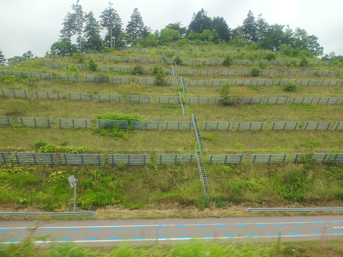 _ksoda's tweet photo. あまり見ないな。交通関係の装置 https://t.co/ek37W2TOUc