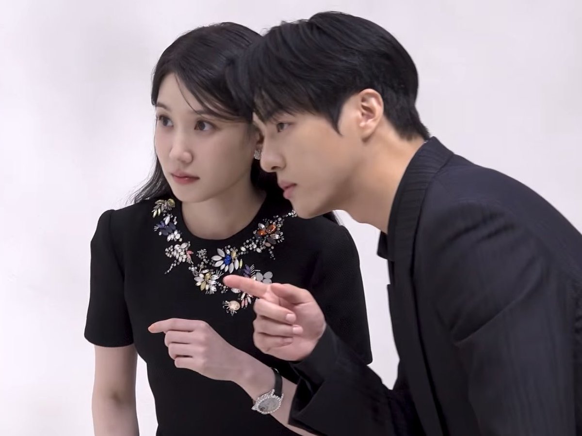 BIN_GO904's tweet photo. 세종은빈 얼합보셈 ;
얼합 개좋음 상탠데 컾화보좀 주세요 🧎‍♀️‍➡️🧎‍♀️‍➡️ https://t.co/Pi5d1IWJsV