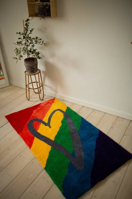HassTrinker's tweet photo. Liebe Muslim*innen,

bitte verwendet für das heutige Gebet einen Teppich wie diesen, um ein Zeichen gegen Faschos und für Toleranz zu setzen. Denkt dran, der Prophet wäre heutzutage ein LGBTQ+ Ally ☪️🏳️‍🌈🏳️‍⚧️☮️🕊️

Hoffe euer Gebet wird schwulissimo. Hamdullah https://t.co/9rTua51JPO