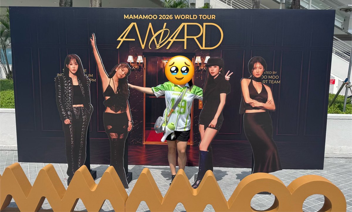 naeiouuu's tweet photo. huge huge thanks to @jocreativesph for the amazing jersey! today’s theme is: i am the moobong 💚 https://t.co/Eg0E7NidIW