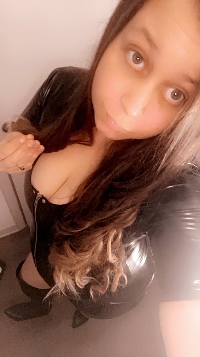 AthenaExposeHal's tweet photo. Just face it exposure from Goddess is always hot, reckless, and impossible to resist. 🔥 https://t.co/0g5d82FT3Z