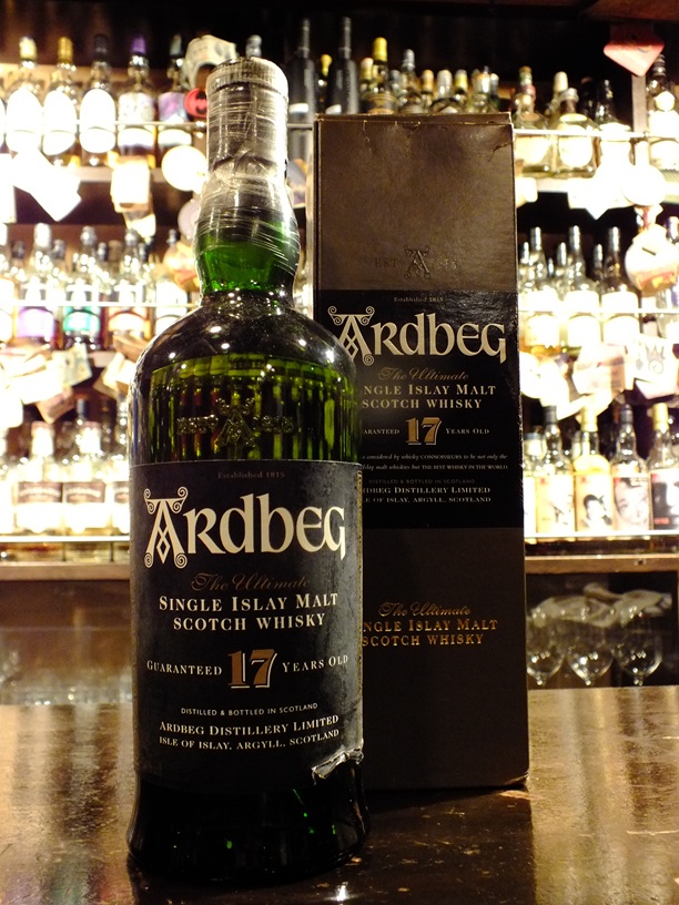 caskandstill's tweet photo. 本日のお買い得 #ウィスキー
90年代英国流通状態良好
#ARDBEG 17y.o 40%
今ほど激しいピート感ではなく、麦芽の甘さと余韻に細く長く残るヨードが印象的。
今日だけ価格¥5,950
#西川口 #BAR #川口 #さいたま #埼玉 #戸田 #蕨 #バー #caskandstill #ワイン #リアルエール #whisky #オールドボトル https://t.co/8OLcvjA0wi