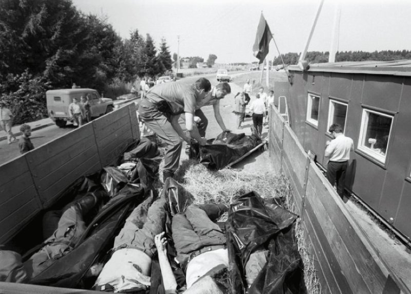 DarRamesnis's tweet photo. 35 years ago today, seven Lithuanian officers left for work and never came home. In the early hours of 31 July 1991, Soviet OMON forces carried out the Medininkai massacre, killing seven unarmed border and police officers. Only Tomas Šernas survived.
Freedom has a price, and Lithuania knows it well. Today we remember the fallen and ensure their sacrifice is never forgotten.