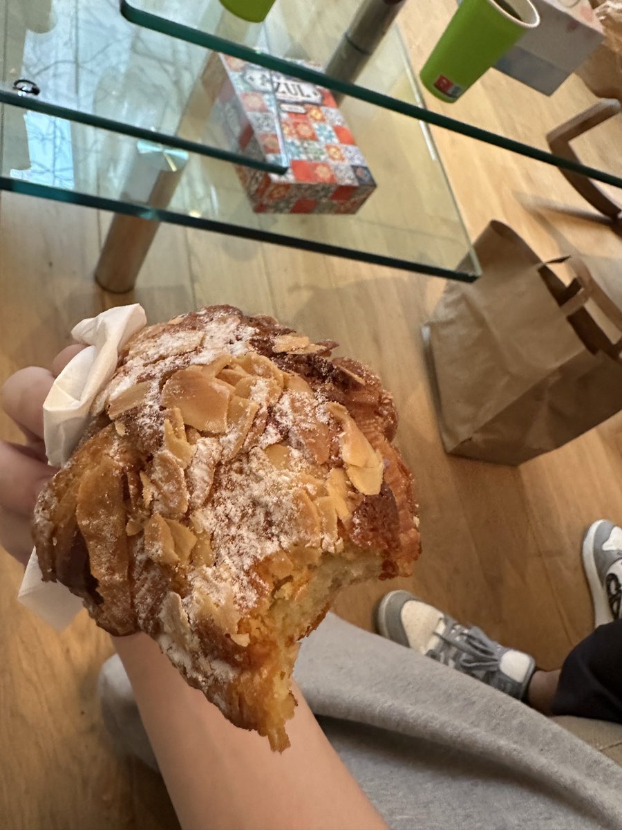 kinacottoncandy's tweet photo. 🍞←→❓❓❓ https://t.co/hop94sT5tG