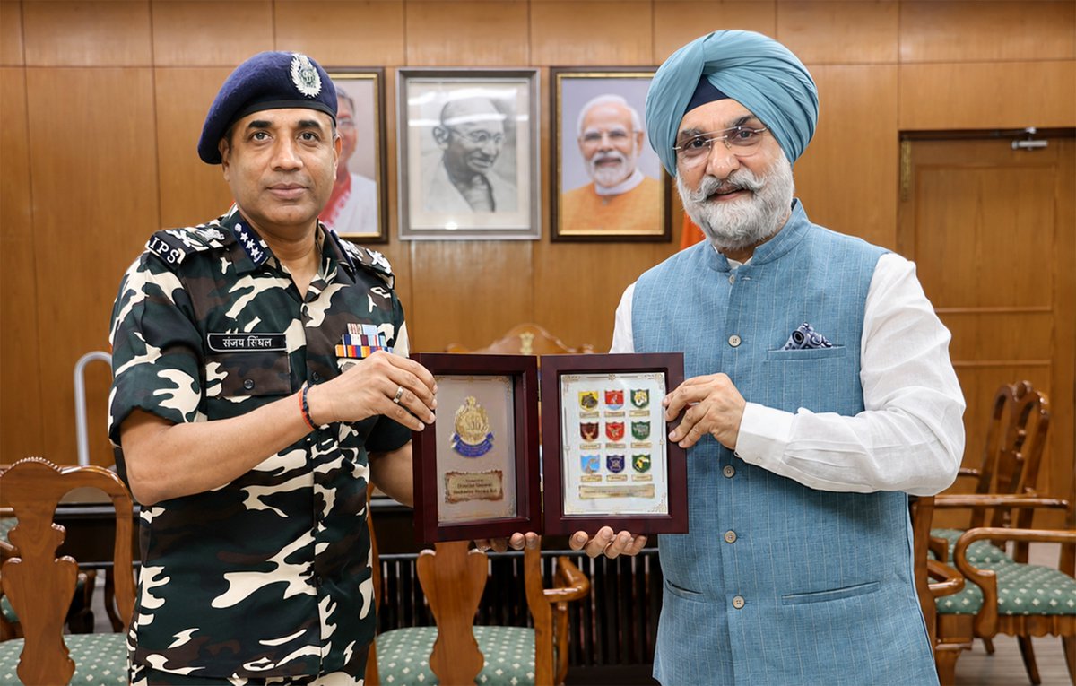 SSB_INDIA's tweet photo. Shri Sanjay Singhal, #DGSSB, called on Hon'ble Lieutenant Governor of Delhi, Sardar Taranjit Singh Sandhu Ji, at Lok Niwas, Delhi, on 30.07.2026.

#SashastraSeemaBal
#SSB #Delhi #LokNiwas

@PMOIndia @HMOIndia
@PIB_India @LtGovDelhi
@LokNiwasDelhi @SandhuTaranjitS https://t.co/0KpDSfZX8G