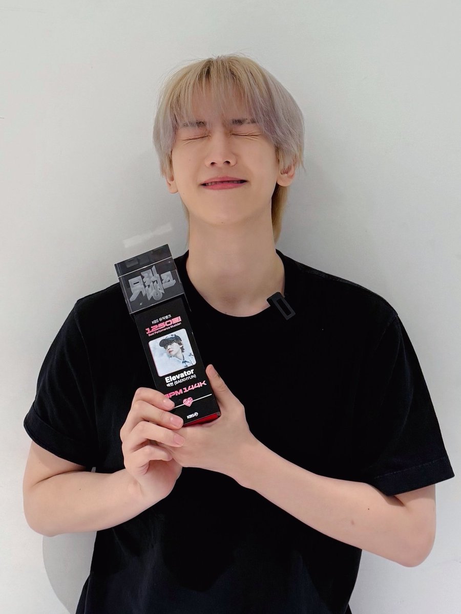 milk_0499's tweet photo. >ㅅ< 🖤 https://t.co/lBfgkLBwmP