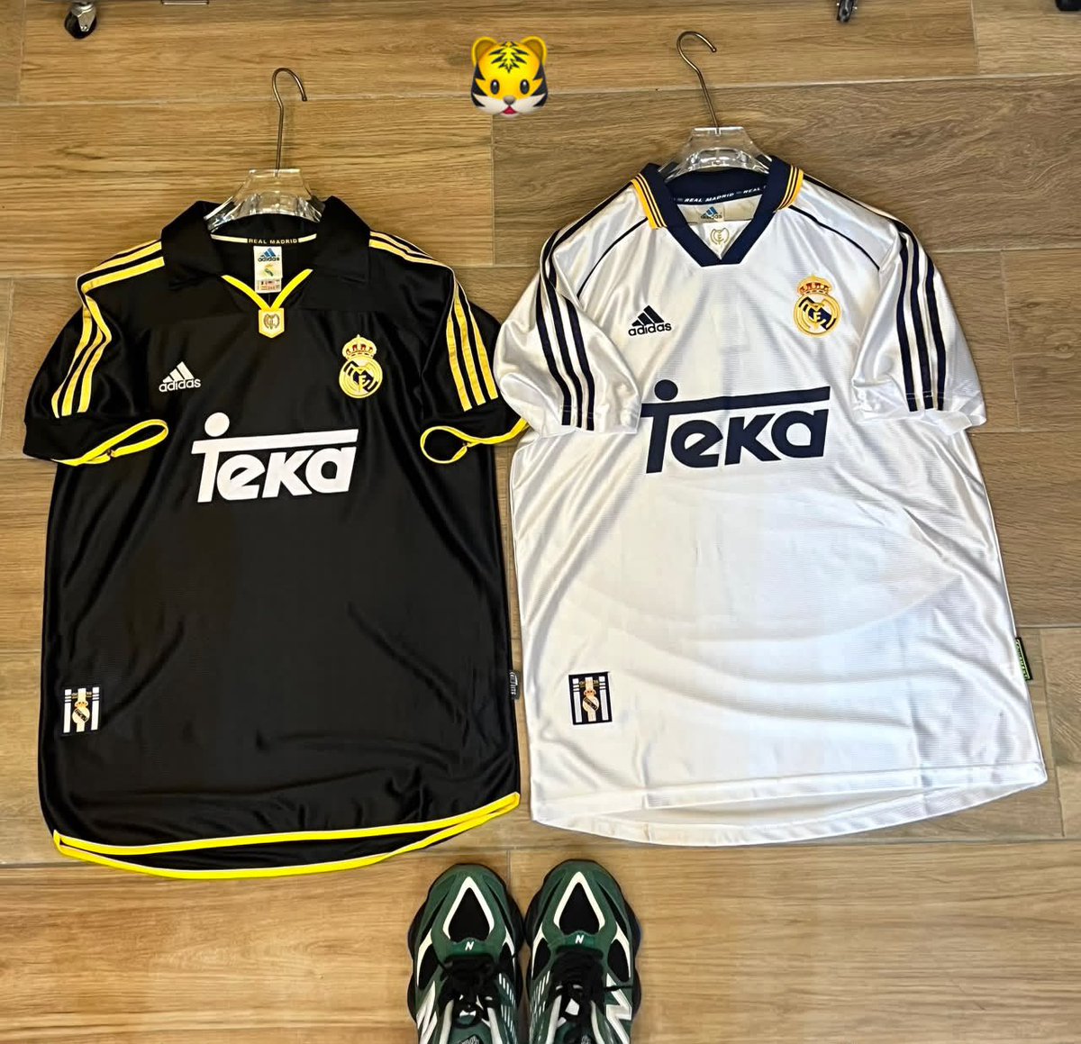 Iyawo_Mudryk's tweet photo. Vintage jersey 

Size—— L xl xxl 
Prize——30,000

Bundle 10pieces = 290k
Available now 🏬🙌🏻🙌🏻
Please patronise🙏 @PreciousFolake2
 @ObaDeleke

#tessy #clubjersey #football  #footballseason https://t.co/F6UTjn4gbr