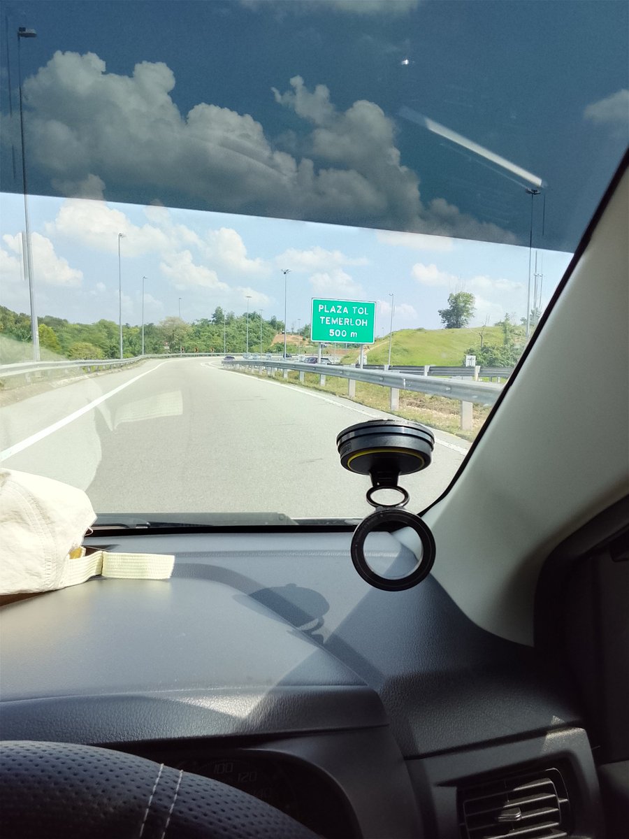 something_456's tweet photo. Org temerloh? https://t.co/F67yv66xxp