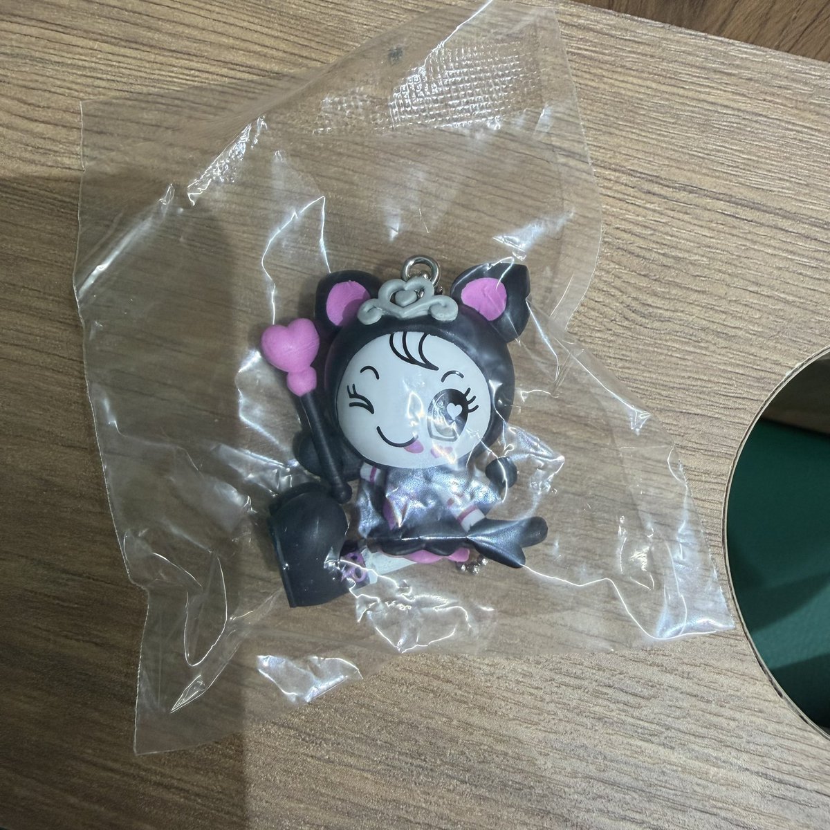 imnnjj's tweet photo. mezzo piano メゾピアノ フィギュアキーホルダー 交換探しております。

【譲】デビリーちゃん🖤

【求】ブルーベリエちゃん🩵

郵送でのお取引📮
お気軽にお声掛けください。 https://t.co/dSd2XgEXJm