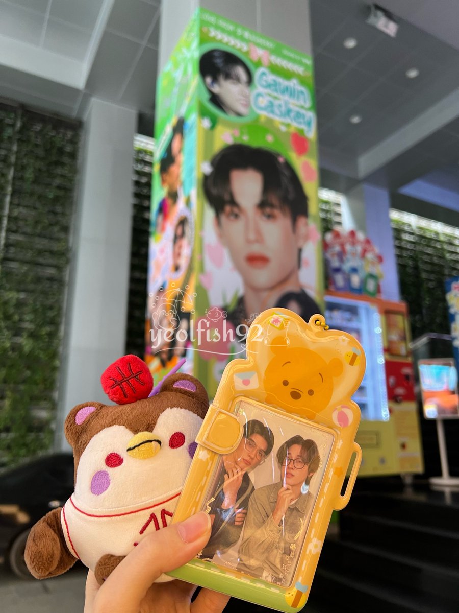 yeolfish92's tweet photo. Gawin’s birthday pillar is up at gmm building 💚 Lucky us 🥰 @liefjecheri 

#JossGawin #GawinCaskey https://t.co/yQOCJJerBG