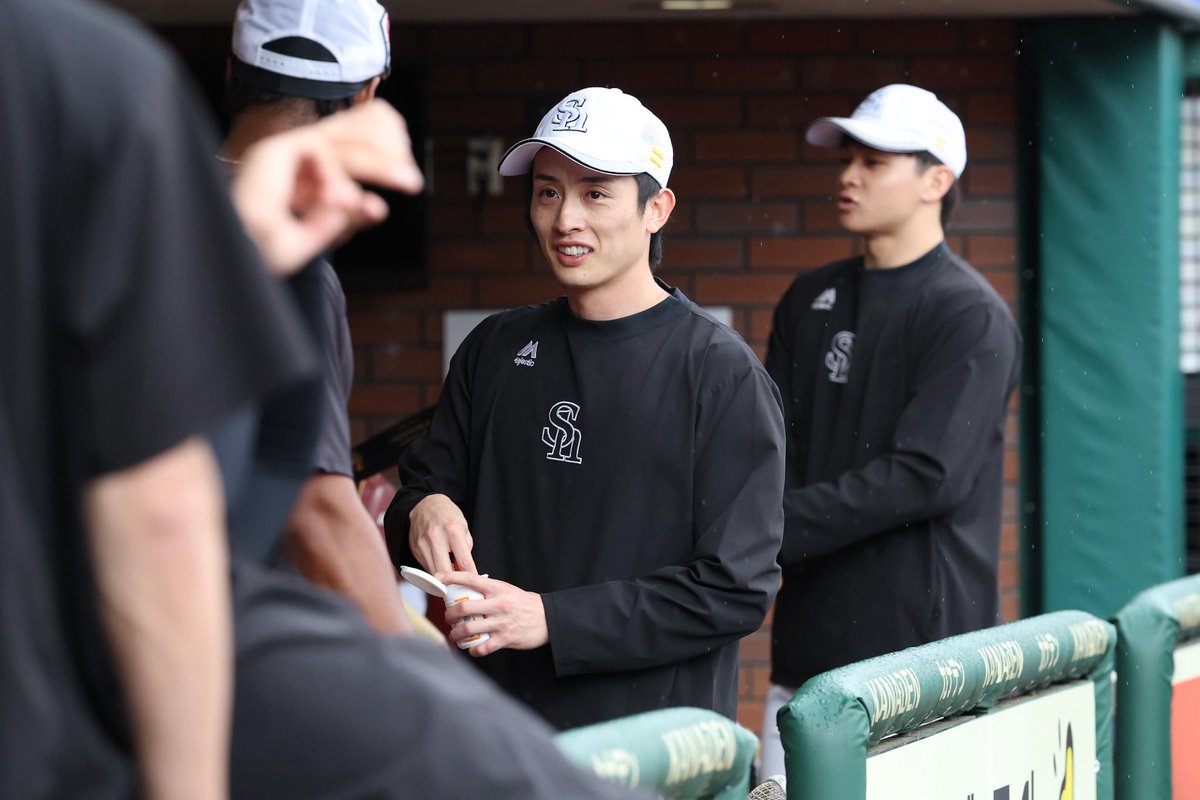 takafullc2's tweet photo. 【スタメン】
7月31日vs楽天（楽天モバイル最強パーク）

1一 正木智也
2中 周東佑京
3指 近藤健介
4三 栗原陵矢
5左 柳田悠岐
6二 牧原大成
7遊 川瀬晃
8右 谷川原健太
9捕 渡邉陸
投 上茶谷大河

#sbhawks #鷹フル https://t.co/rMnlQh1BZn